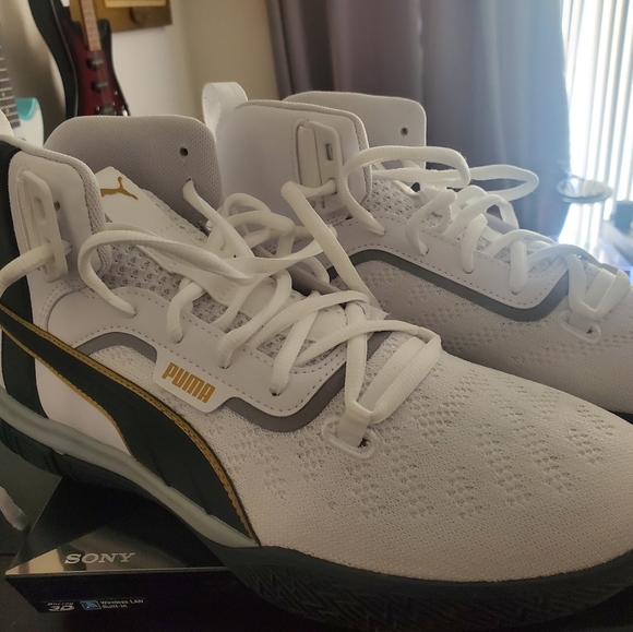 Puma Legacy basketball sneaks! - Picture 1 of 7